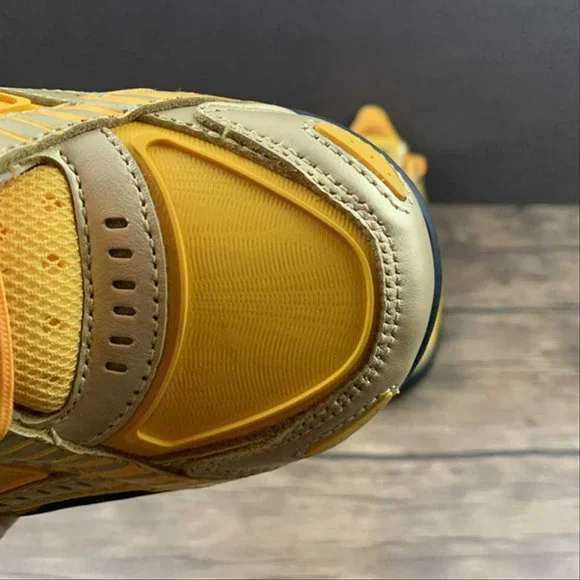 Off-White x Nike Air Rubber Dunk University Gold Sneakers - Picture 10 of 15